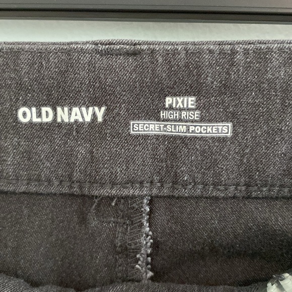 Old Navy Women's Charcoal Ankle Jeans - Picture 2 of 5